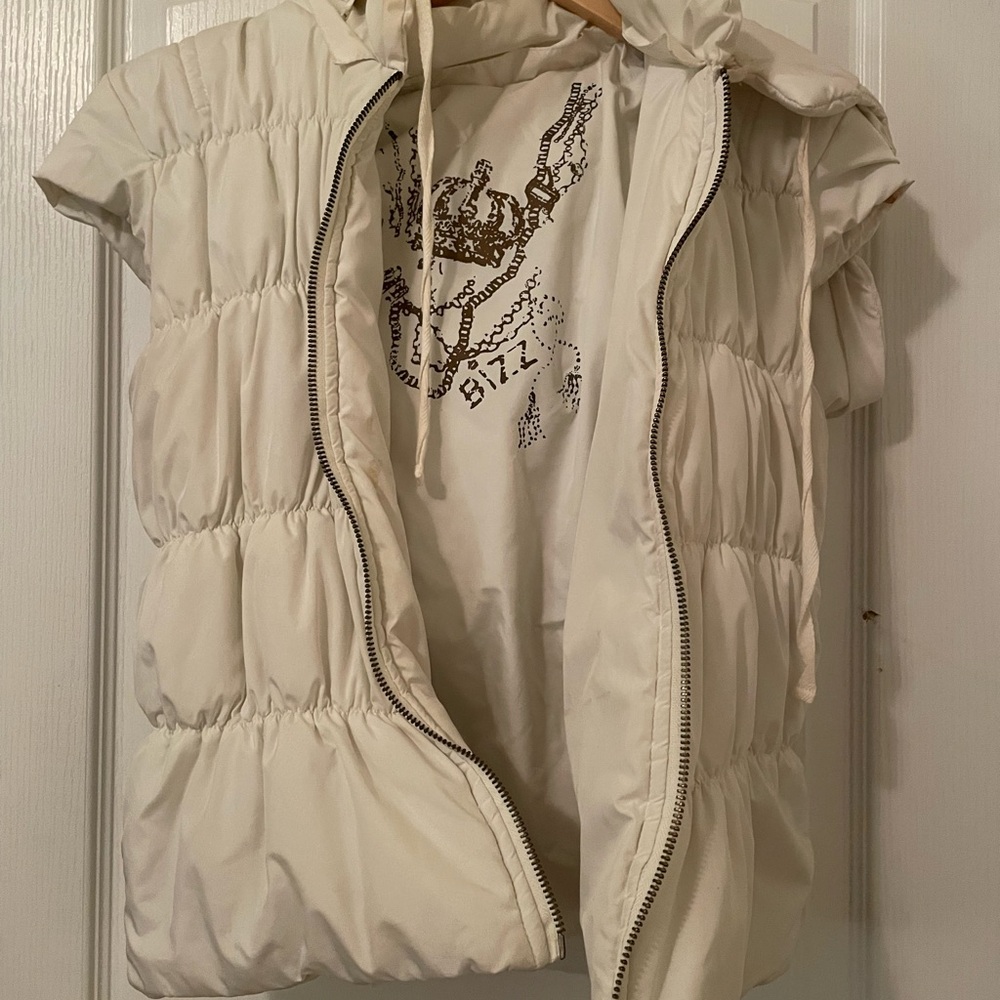 Elegant white Hooded Puffer Vest